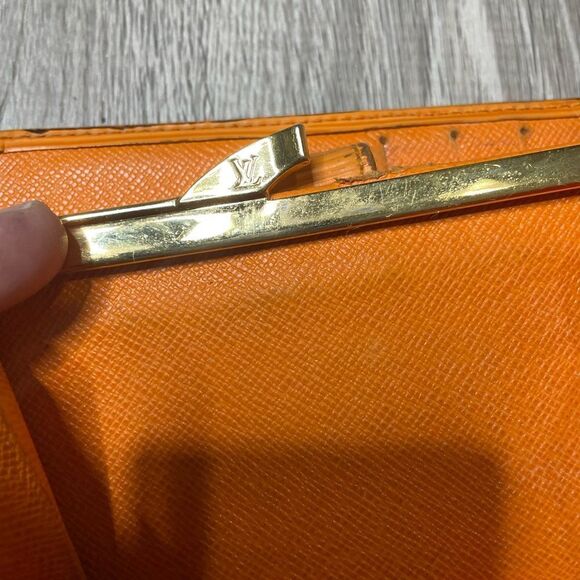 Authentic Louis Vuitton Orange Kisslock Wallet - Picture 7 of 9